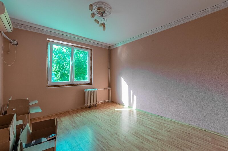 Piata Sudului, vizavi de spitalul Bagdasar